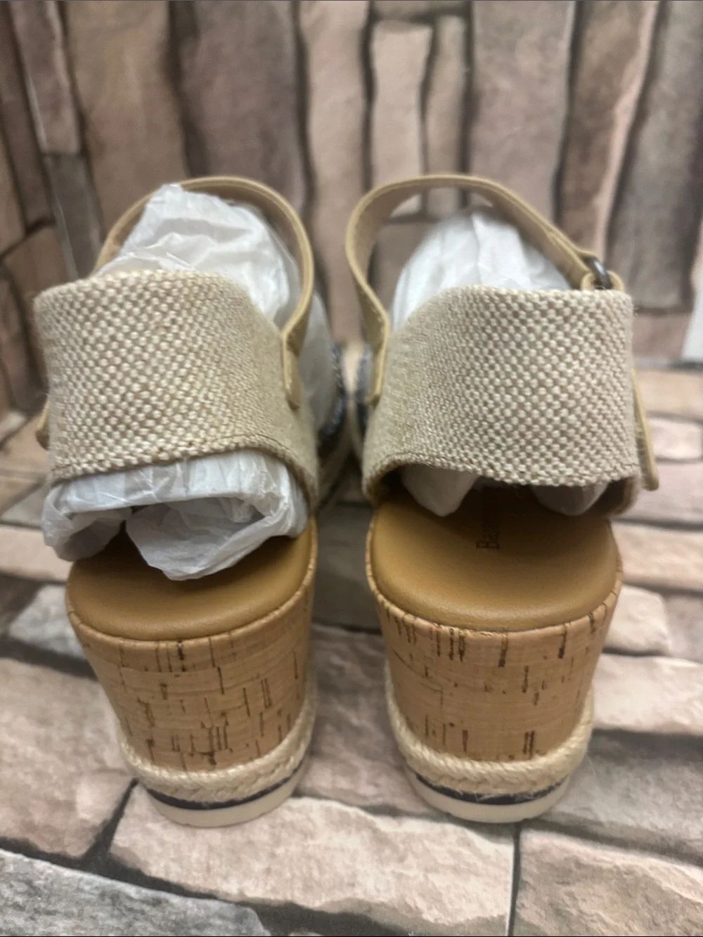 New Baretraps Alycia wedge sandals Sz 9